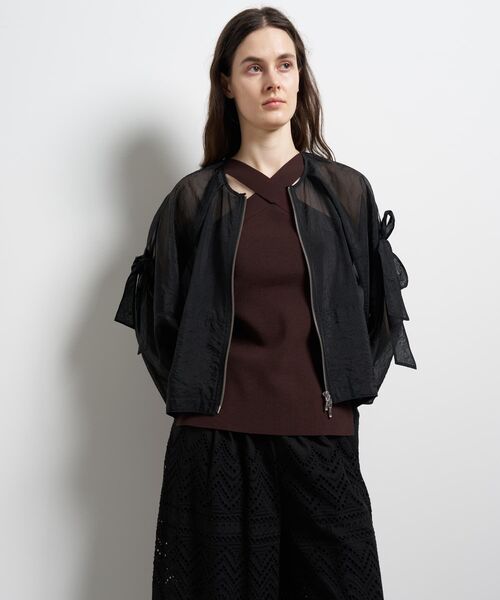 LANVIN en Bleu(ランバンオンブルー)の「ショルダーリボンシアーブルゾン(テーラードジャケット・レディース・ブラック/ベージュ/オフホワイト・38)」の3枚目の写真