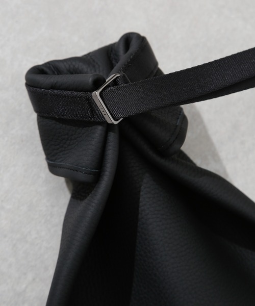 ITTI（イッチ）の「ITTI/別注 ANNIE RICE BAG iii（ハンドバッグ・メンズ・ブラック・FREE）」の3枚目の写真