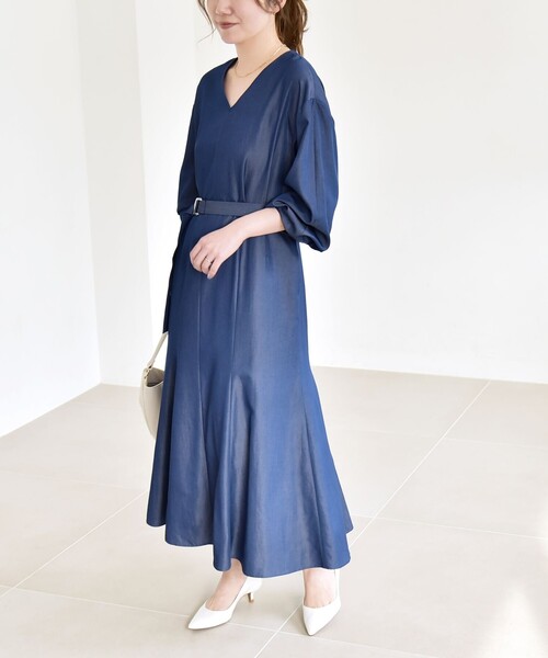 quaranciel（カランシエル）の「quaranciel:〈洗濯機可能〉ツイル Vネック ベルト フレア ワンピース（ワンピース・レディース・ブルー/ネイビー・40/38）」の10枚目の写真