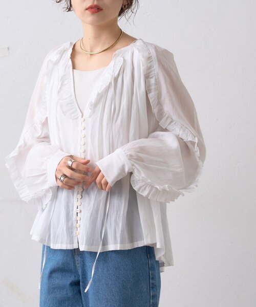 WILLOW（ウィロー）の「【willow】シアーフリルボリュームブラウス（シャツ/ブラウス・レディース・ホワイト・ONE SIZE）」の4枚目の写真