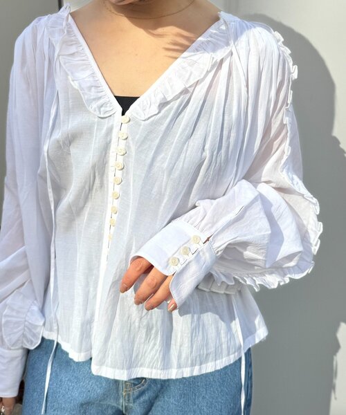 WILLOW（ウィロー）の「【willow】シアーフリルボリュームブラウス（シャツ/ブラウス・レディース・ホワイト・ONE SIZE）」の9枚目の写真