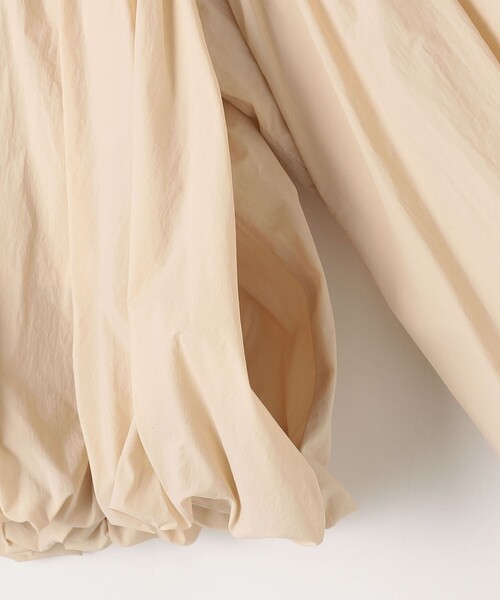 NOLLEY’S（ノーリーズ）の「ウォッシャブル撥水ポケッタブルボリュームブルゾン（ブルゾン・レディース・オフホワイト/ベージュ/ネイビー・38）」の13枚目の写真