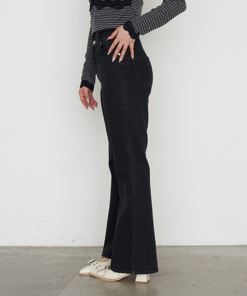 RAY CASSIN(レイカズン)の「【2サイズ展開】ラインストーンフレアデニムパンツ(デニムパンツ・レディース・ブルー/ブラック/スカイブルー・S/M)」の7枚目の写真