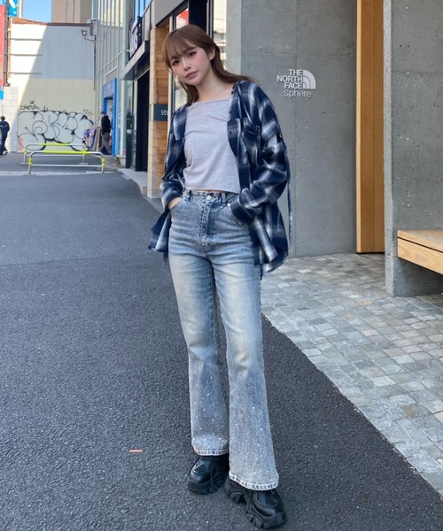 RAY CASSIN(レイカズン)の「【2サイズ展開】ラインストーンフレアデニムパンツ(デニムパンツ・レディース・ブルー/ブラック/スカイブルー・S/M)」の16枚目の写真