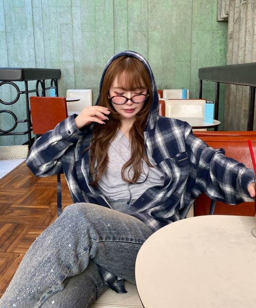 RAY CASSIN(レイカズン)の「【2サイズ展開】ラインストーンフレアデニムパンツ(デニムパンツ・レディース・ブルー/ブラック/スカイブルー・S/M)」の15枚目の写真