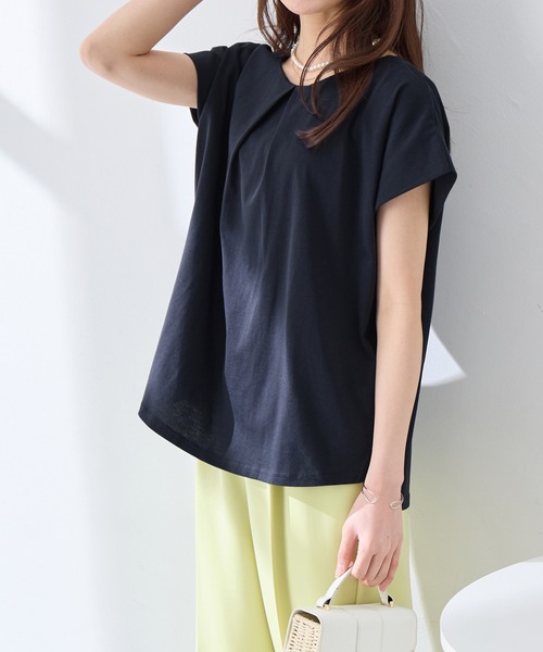 alotta(アロッタ)の「ひんやりタックデザインTシャツ(Tシャツ/カットソー・レディース・ブラック/グレイッシュベージュ/ライラック/ブルー/ホワイト/ネイビー・M/L/LL)」の17枚目の写真