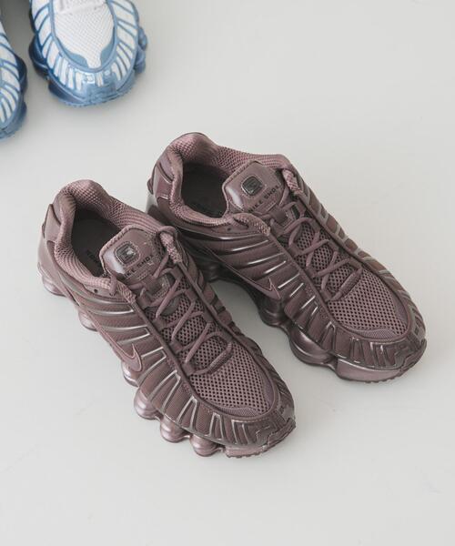 NIKE（ナイキ）の「NIKE　SHOX TL（スニーカー・レディース・バーガンディー・23.5/25/24.5/24）」の2枚目の写真