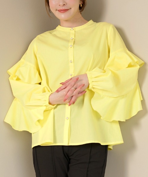 CHhdmn(シーエイチヒデモン)の「パールボタン フリルスリーブ 長袖ブラウス / フェミニン(シャツ/ブラウス・レディース・ライトブルー/ブラック/ホワイト/イエロー・M/L/FREE)」の4枚目の写真