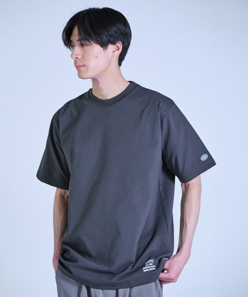 DISCUS(ディスカス)の「【DISCUS】別注マルチファンクションT(Tシャツ/カットソー・メンズ・チャコールグレー/ブラック/オフホワイト・L/M)」の1枚目の写真