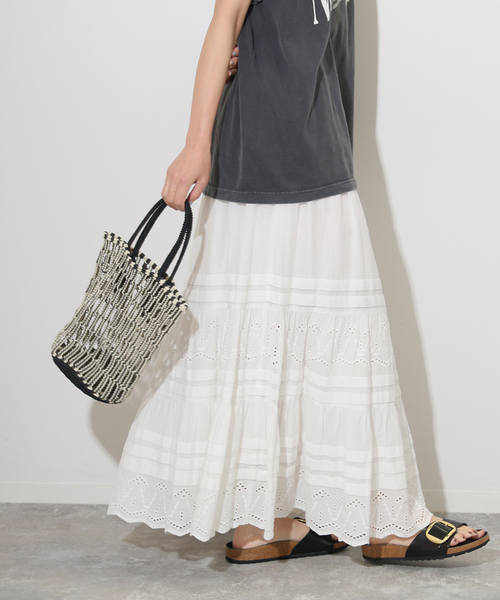 JOURNAL STANDARD relume（ジャーナルスタンダード　レリューム）の「《WEB限定追加2》コットンボイルタック刺繍ロングスカート（スカート・レディース・ホワイト/ブラック・FREE）」の4枚目の写真