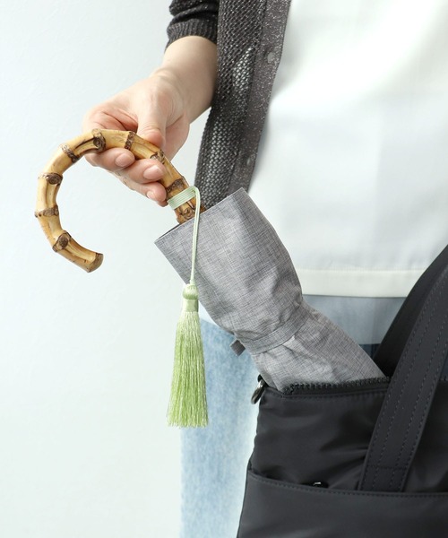 Cepica（セピカ）の「【Wpc.】UVO 完全遮光2段無地タッセル mini（折りたたみ傘・レディース・ブラック/グレー/オフホワイト・FREE）」の11枚目の写真