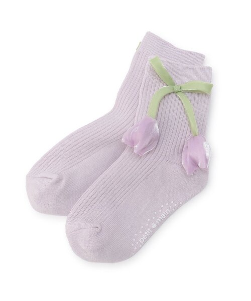petit main（プティマイン）の「お花モチーフクルーソックス（ソックス/靴下・キッズ・サックスブルー/オフホワイト/アイボリー/ラベンダー・L(18-20cm)/M(16-18cm)/S(13-15cm)/11-13cm）」の4枚目の写真