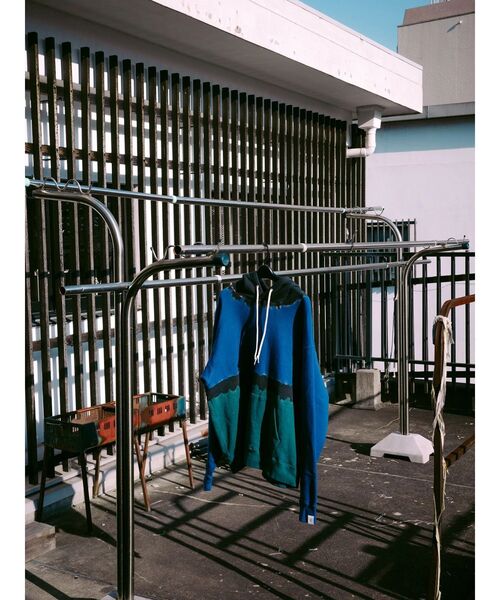 UN3D.（アンスリード）の「【COTTON RESEARCH CLUB】 ARIMATSU SHIBORI HOODIES（パーカー・レディース・ターコイズブルー/ブルー・38/44/42）」の21枚目の写真