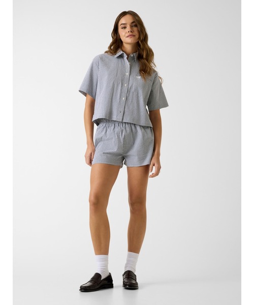 GUESS JEANS(ゲスジーンズ)の「GUESS JEANS Boxer Short ショートパンツ(その他パンツ・レディース・ホワイト×ブラック・X-SMALL/SMALL/MEDIUM)」の4枚目の写真