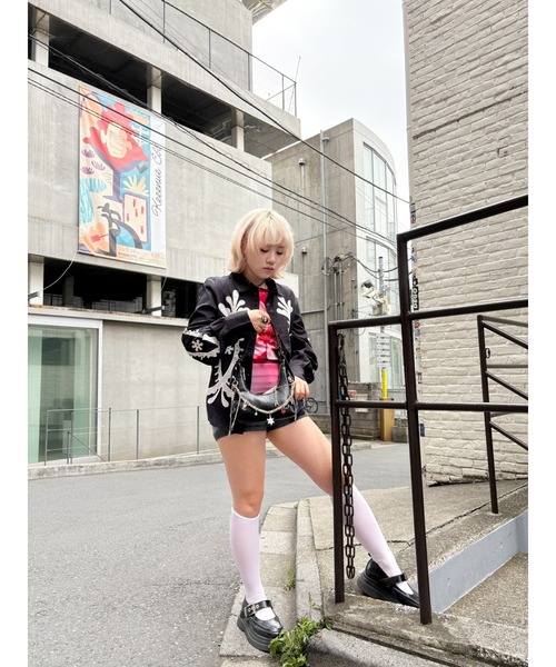 Desigual(デシグアル)の「桜フォトプリントリンガーTシャツ(Tシャツ/カットソー・レディース・レッド・XS/S/M/L/XL)」の11枚目の写真