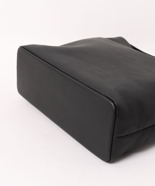 MARGARET HOWELL idea（マーガレット・ハウエルアイデア）の「MARGARET HOWELL idea（マーガレット・ハウエル アイデア）　ディニングトン　ワンショルダー（トートバッグ・レディース・ブラック/グレー/ライトグレー・FREE）」の5枚目の写真