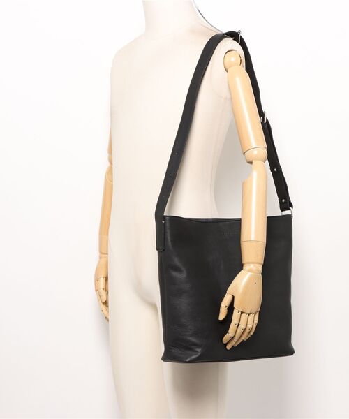 MARGARET HOWELL idea（マーガレット・ハウエルアイデア）の「MARGARET HOWELL idea（マーガレット・ハウエル アイデア）　ディニングトン　ワンショルダー（トートバッグ・レディース・ブラック/グレー/ライトグレー・FREE）」の7枚目の写真