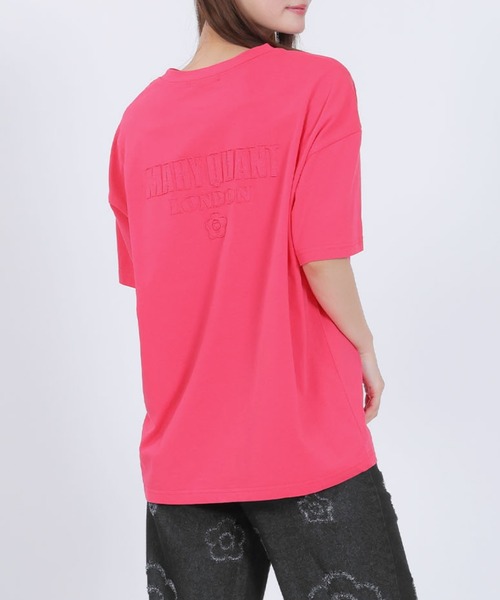 MARY QUANT(マリークワント)の「バックアップリケ Tシャツ(Tシャツ/カットソー・レディース・フューシャピンク/ホワイト/ブルー/ブラック・M)」の4枚目の写真