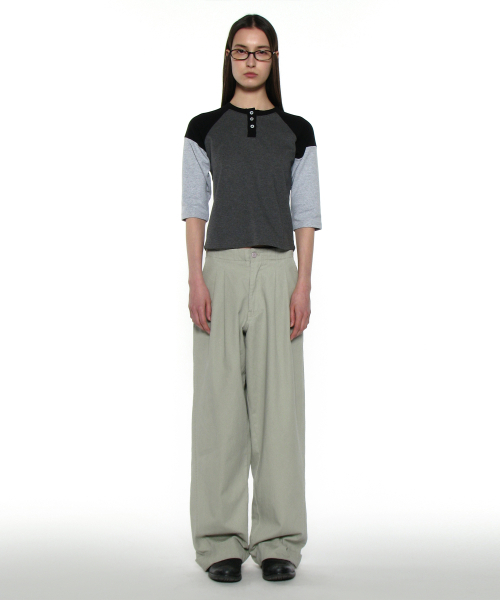 PARTIMENTO WOMEN(パルティメントウィメン)の「PWC ヘンリーネックスリークォータースリーブTシャツ_チャコールメランジ(Tシャツ/カットソー・レディース・その他・SMALL/MEDIUM/LARGE)」の2枚目の写真