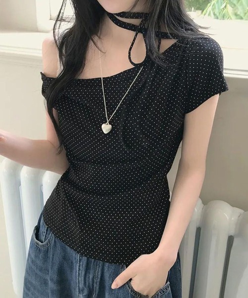 shyam inspiration(シャムインスピレーション)の「ドット柄オフショルダータイトTシャツ/半袖/チョーカー(Tシャツ/カットソー・レディース・ブラック/ライトピンク/ホワイト・M/S)」の2枚目の写真