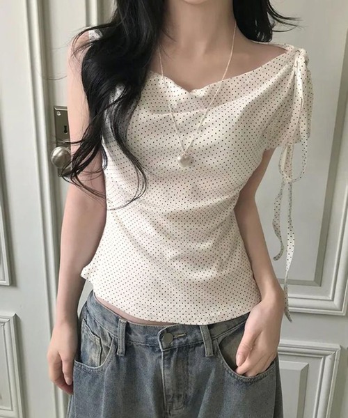 shyam inspiration(シャムインスピレーション)の「ドット柄オフショルダータイトTシャツ/半袖/チョーカー(Tシャツ/カットソー・レディース・ブラック/ライトピンク/ホワイト・M/S)」の4枚目の写真