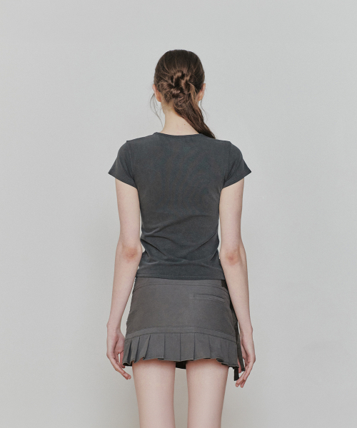 PAIN OR PLEASURE(ペインオアプレジャー)の「FRAGILE GRAPHIC TEE charcoal(Tシャツ/カットソー・レディース・その他・SMALL/MEDIUM)」の3枚目の写真