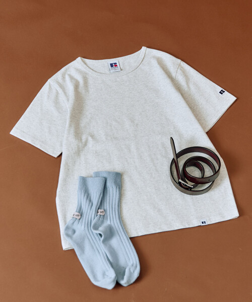 FREAK'S STORE(フリークスストア)の「限定展開 RUSSELL ATHLETIC × FREAK'S STORE/ラッセルアスレチック 別注 フィット 半袖 Tシャツ(Tシャツ/カットソー・レディース・オフホワイト/サックスブルー/ブラック/ライトグレー/レッド/ネイビー・フリ-)」の3枚目の写真