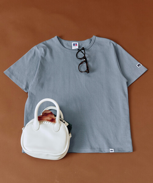 FREAK'S STORE(フリークスストア)の「限定展開 RUSSELL ATHLETIC × FREAK'S STORE/ラッセルアスレチック 別注 フィット 半袖 Tシャツ(Tシャツ/カットソー・レディース・オフホワイト/サックスブルー/ブラック/ライトグレー/レッド/ネイビー・フリ-)」の8枚目の写真