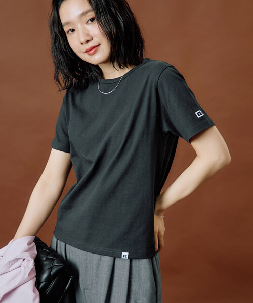 FREAK'S STORE(フリークスストア)の「限定展開 RUSSELL ATHLETIC × FREAK'S STORE/ラッセルアスレチック 別注 フィット 半袖 Tシャツ(Tシャツ/カットソー・レディース・オフホワイト/サックスブルー/ブラック/ライトグレー/レッド/ネイビー・フリ-)」の13枚目の写真
