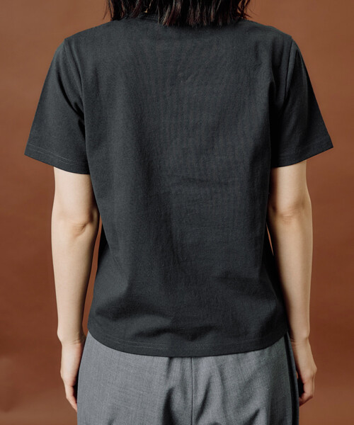 FREAK'S STORE(フリークスストア)の「限定展開 RUSSELL ATHLETIC × FREAK'S STORE/ラッセルアスレチック 別注 フィット 半袖 Tシャツ(Tシャツ/カットソー・レディース・オフホワイト/サックスブルー/ブラック/ライトグレー/レッド/ネイビー・フリ-)」の17枚目の写真