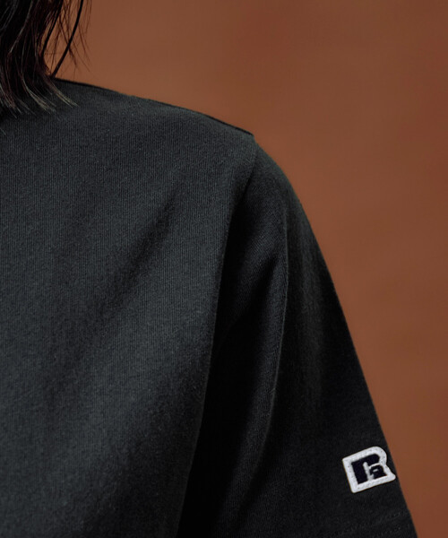 FREAK'S STORE(フリークスストア)の「限定展開 RUSSELL ATHLETIC × FREAK'S STORE/ラッセルアスレチック 別注 フィット 半袖 Tシャツ(Tシャツ/カットソー・レディース・オフホワイト/サックスブルー/ブラック/ライトグレー/レッド/ネイビー・フリ-)」の19枚目の写真