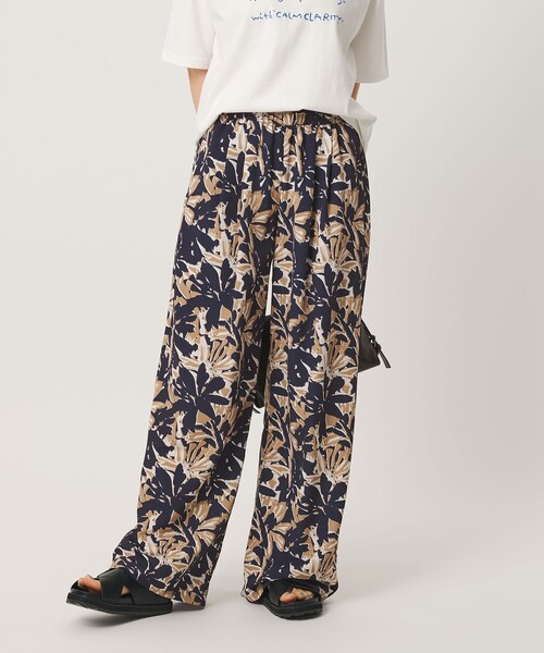 BEAUTY&YOUTH UNITED ARROWS（ビューティーアンドユースユナイテッドアローズ）の「【WEB限定】フラワープリント イージーパンツ ウォッシャブル（その他パンツ・レディース・ケリーグリーン/オレンジ/ネイビー・L/M/S）」の3枚目の写真