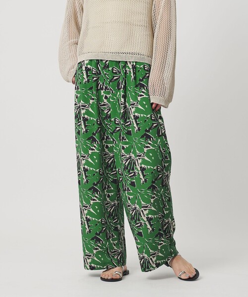 BEAUTY&YOUTH UNITED ARROWS（ビューティーアンドユースユナイテッドアローズ）の「【WEB限定】フラワープリント イージーパンツ ウォッシャブル（その他パンツ・レディース・ケリーグリーン/オレンジ/ネイビー・L/M/S）」の5枚目の写真