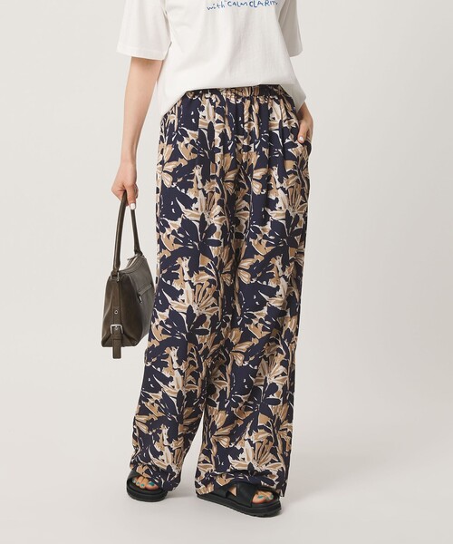 BEAUTY&YOUTH UNITED ARROWS（ビューティーアンドユースユナイテッドアローズ）の「【WEB限定】フラワープリント イージーパンツ ウォッシャブル（その他パンツ・レディース・ケリーグリーン/オレンジ/ネイビー・L/M/S）」の8枚目の写真