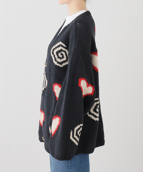 MacMahon Knitting Mills(マクマホン ニッティング ミルズ)の「MacMahon Knitting Mills / マクマホンニッティングミルズ Hearts & Swirls Cardigan(カーディガン/ボレロ・レディース・ホワイト/ブラック・FREE)」の4枚目の写真