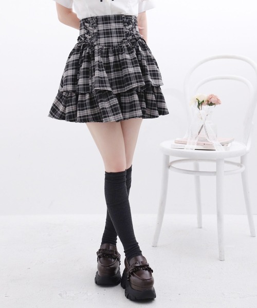 Lilymel(リリメル)の「レースアップティアードミニスカート(スカート・レディース・グレー/チェック/ブラック/ブラウン・LL~3L/L~LL/M-L)」の13枚目の写真