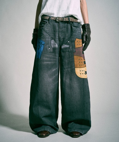 Camphor wood(カンファーウッド)の「PISTOL HOLSTER COWBOY PRINT DENIM / ピストルホルスターウエスタン転写デニムパンツ(その他パンツ・メンズ・ブラック系・SMALL/MEDIUM/LARGE)」の1枚目の写真