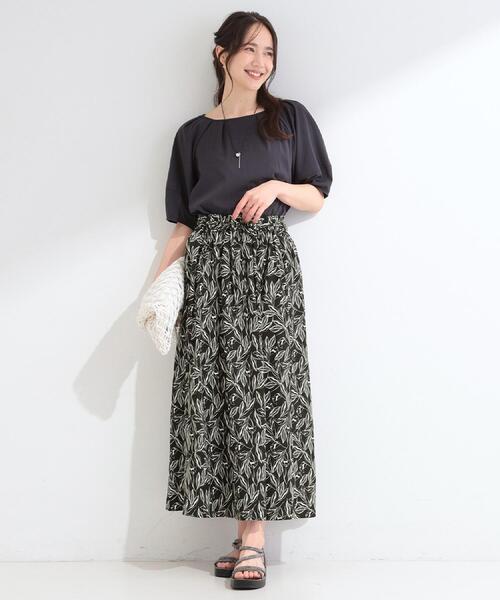 SHOO・LA・RUE(シューラルー)の「【S-LL/洗濯機可/セットアップ可】軽凛(かろりん) ひんやりタックブラウス(シャツ/ブラウス・レディース・ブラウン系その他/ブルー/ナチュラル/チャコールグレー・04/03/02/01)」の17枚目の写真
