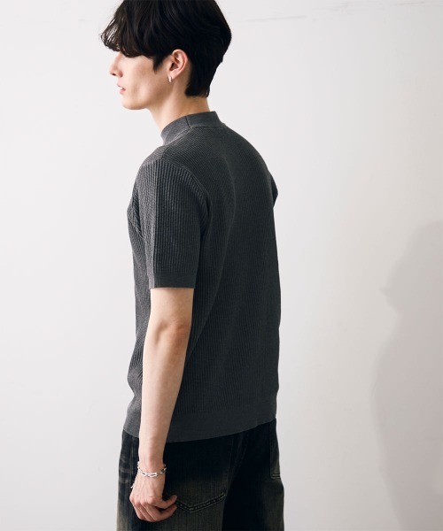 Shoowtime(ショウタイム)の「Ribbed knit top / リブニットカットソー(Tシャツ/カットソー・メンズ・カーキ/クリーム/グレー/ブラック・MEDIUM/LARGE/X-LARGE)」の5枚目の写真