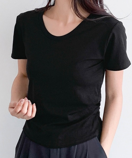 LOWO(ロワ)の「【M/Lサイズ展開】伸縮性抜群!サイドギャザークルーネックカットソー(Tシャツ/カットソー・レディース・ブラック/グレー/ホワイト/ブラウン/カーキ・L/M)」の3枚目の写真