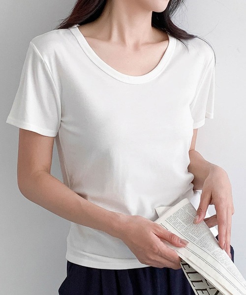 LOWO(ロワ)の「【M/Lサイズ展開】伸縮性抜群!サイドギャザークルーネックカットソー(Tシャツ/カットソー・レディース・ブラック/グレー/ホワイト/ブラウン/カーキ・L/M)」の6枚目の写真