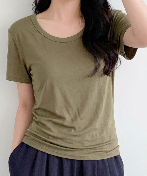 LOWO(ロワ)の「【M/Lサイズ展開】伸縮性抜群!サイドギャザークルーネックカットソー(Tシャツ/カットソー・レディース・ブラック/グレー/ホワイト/ブラウン/カーキ・L/M)」の9枚目の写真