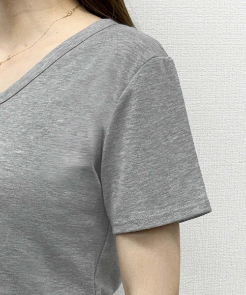 LOWO(ロワ)の「【M/Lサイズ展開】伸縮性抜群!サイドギャザークルーネックカットソー(Tシャツ/カットソー・レディース・ブラック/グレー/ホワイト/ブラウン/カーキ・L/M)」の19枚目の写真