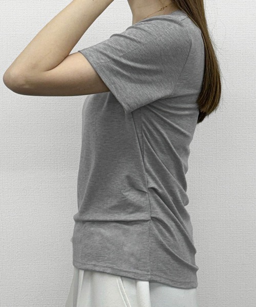 LOWO(ロワ)の「【M/Lサイズ展開】伸縮性抜群!サイドギャザークルーネックカットソー(Tシャツ/カットソー・レディース・ブラック/グレー/ホワイト/ブラウン/カーキ・L/M)」の22枚目の写真