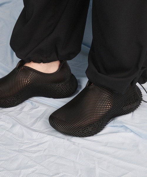 MAISON SPECIAL(メゾンスペシャル)の「《UNISEX》【STARAY】FLOW 4D URBAN FUTURISTIC Footwear/フロウ4Dアーバンフューチャリスティックフットスニーカー【MAISON SPECIAL/メゾンスペシャル】(スニーカー・メンズ・シルバー/ブラック・40/43/42/41)」の4枚目の写真