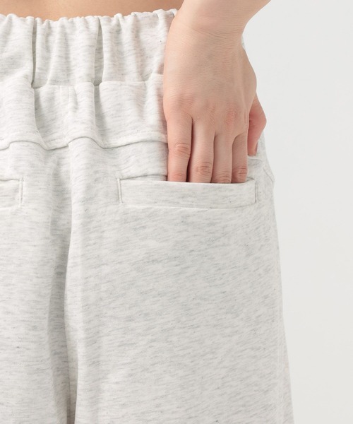 BAYFLOW（ベイフロー）の「[裾シルエット変更可]ダンボールカーブパンツ（スウェットパンツ・レディース・グレー/アイボリー・SMALL/MEDIUM）」の13枚目の写真