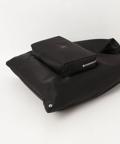 MM6 Maison Margiela(エムエムシックス メゾン マルジェラ)の「MM6 Maison Margiela(エムエムシックス メゾン マルジェラ)Kids & Junior ハンドバッグ(ハンドバッグ・キッズ・ブラック・ONE SIZE)」の7枚目の写真