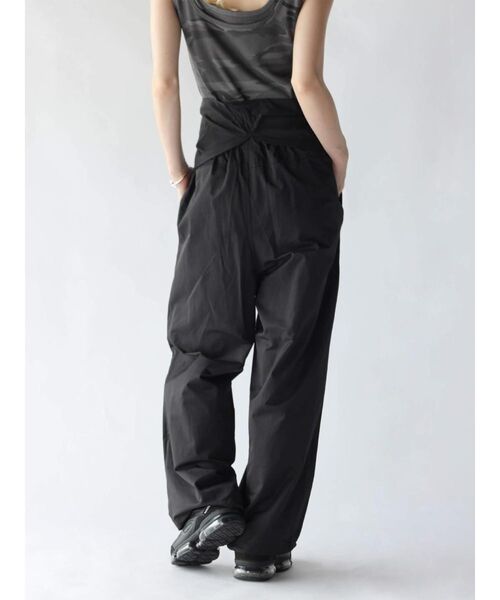 :ETHROF(イーサオブ)の「2WAY WAIST-WRAP WIDE PANTS(その他パンツ・レディース・アイボリー/ブラック/ブラウン・MEDIUM)」の10枚目の写真