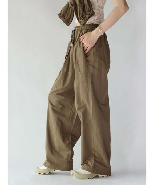:ETHROF(イーサオブ)の「2WAY WAIST-WRAP WIDE PANTS(その他パンツ・レディース・アイボリー/ブラック/ブラウン・MEDIUM)」の13枚目の写真