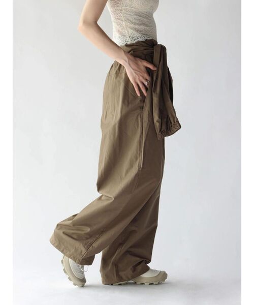 :ETHROF(イーサオブ)の「2WAY WAIST-WRAP WIDE PANTS(その他パンツ・レディース・アイボリー/ブラック/ブラウン・MEDIUM)」の15枚目の写真